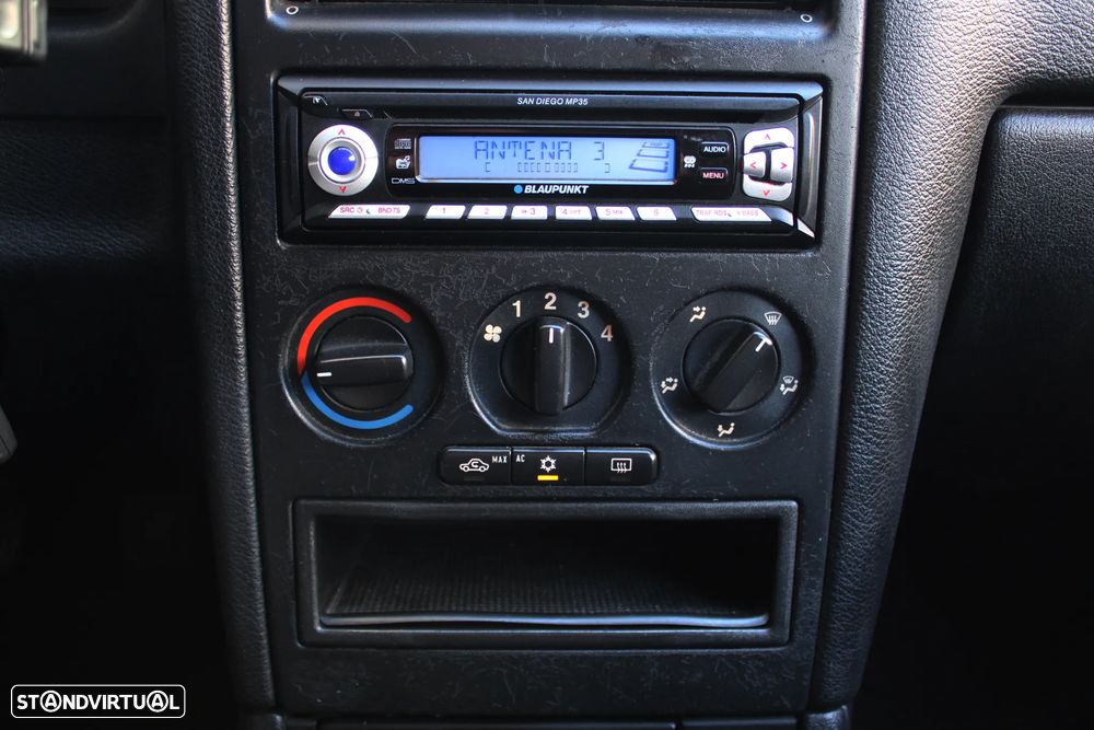 Opel Astra 1.6i Sport - 35