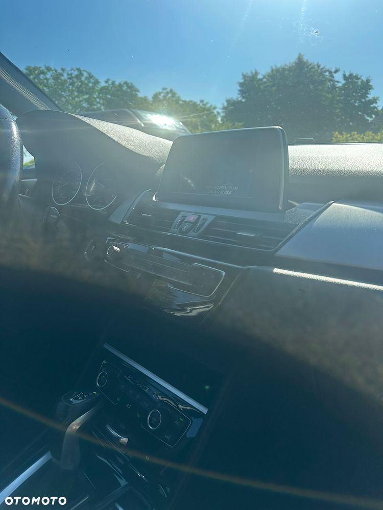 BMW Seria 2 218d - 14