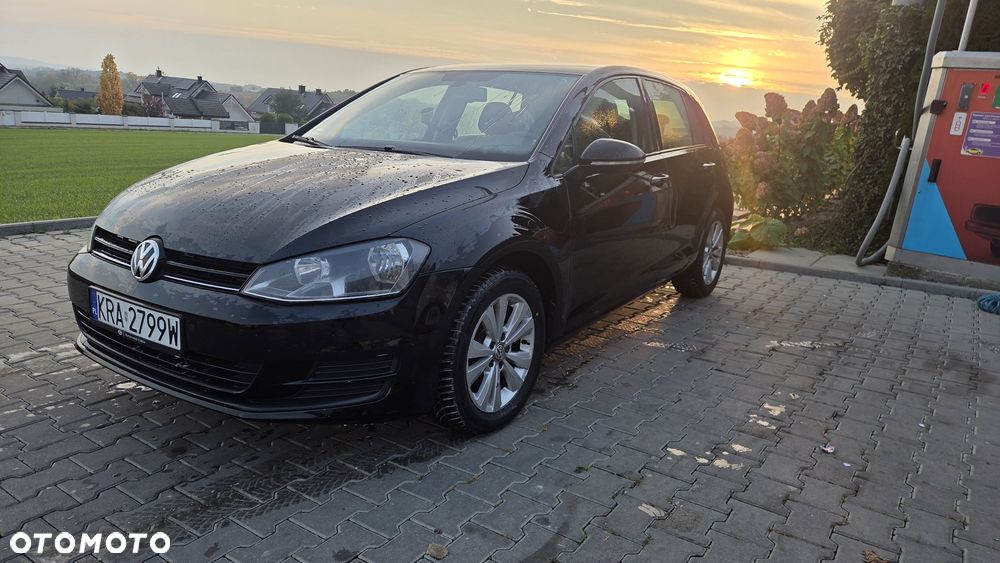 Volkswagen Golf - 1