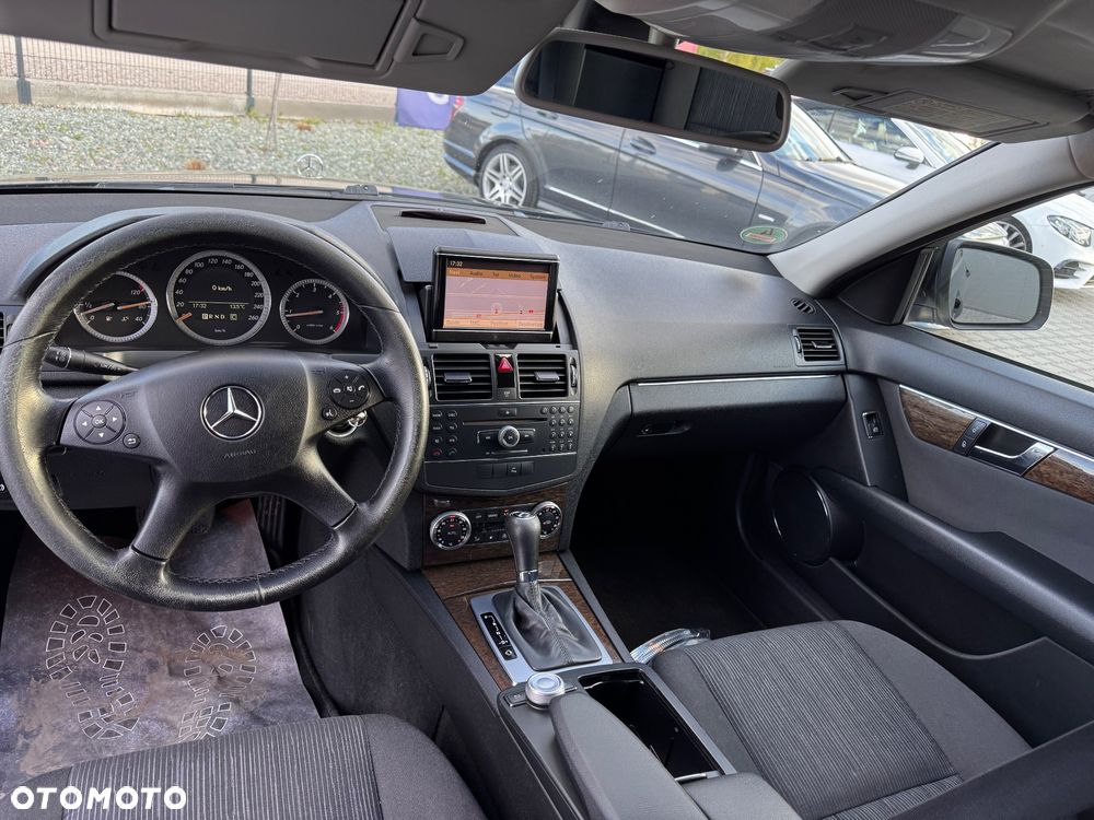 Mercedes-Benz Klasa C 220 CDI DPF Automatik Elegance - 23