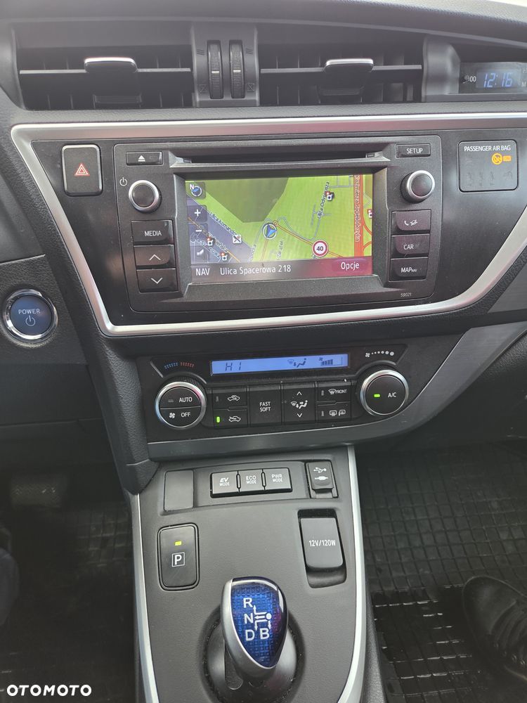 Toyota Auris 1.8 HSD Luna - 6