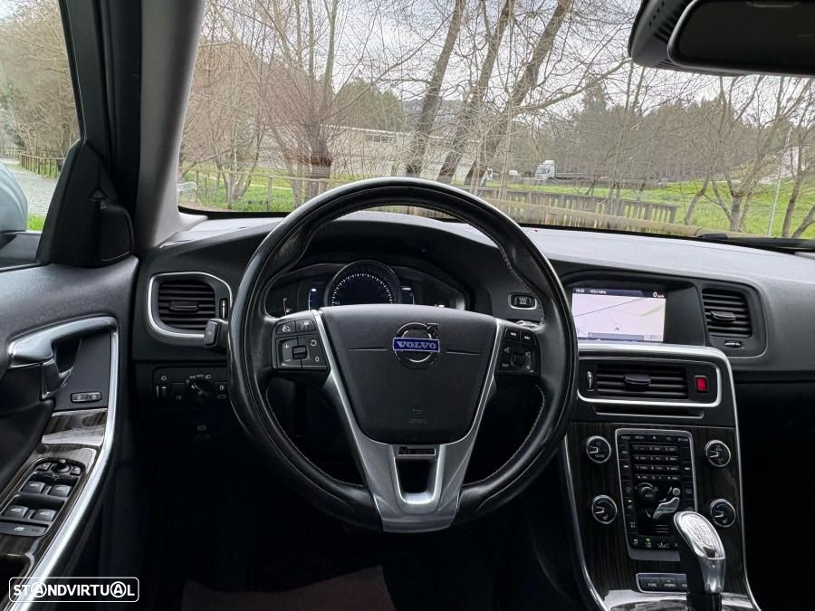 Volvo V60 2.4 D6 Summum AWD Phev - 24