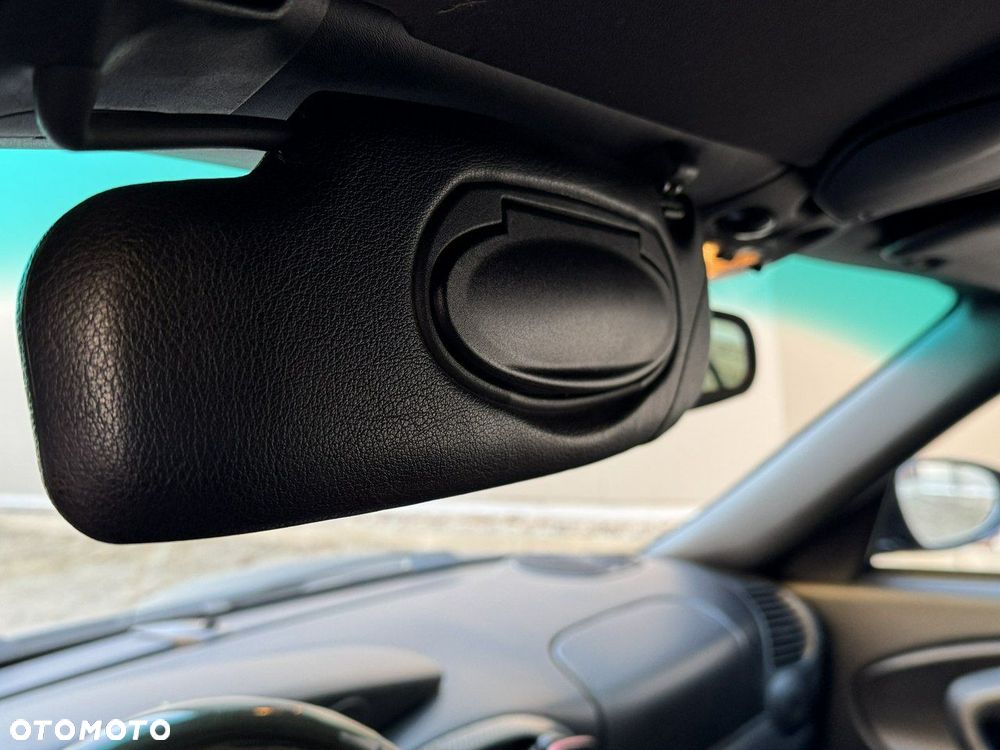 Porsche 911 Carrera 4 Cabrio - 39