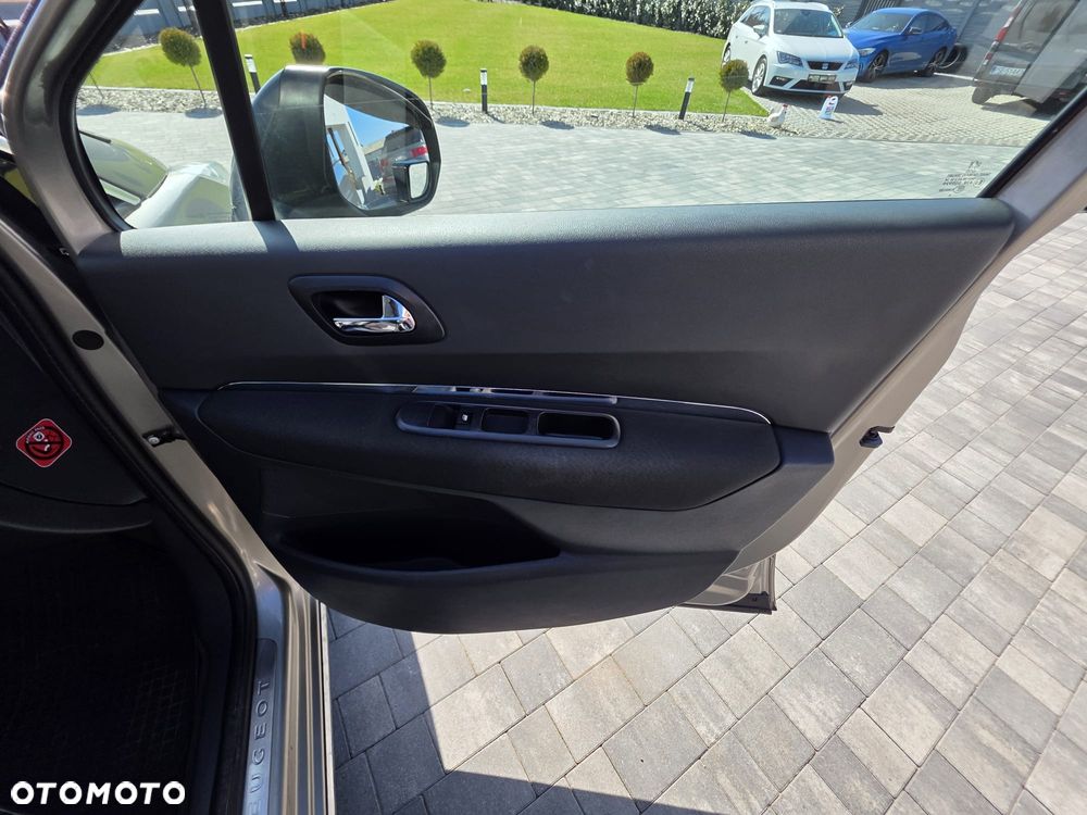 Peugeot 3008 2.0 HDi Premium+ - 19