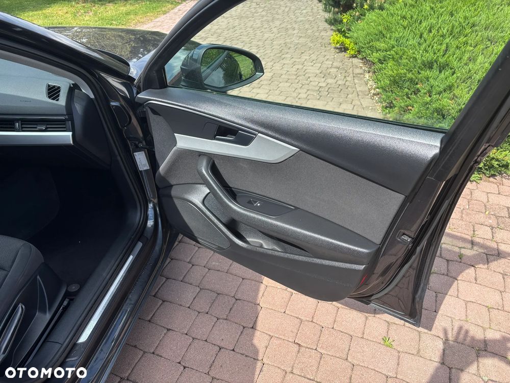 Audi A4 Avant 2.0 TDI DPF clean diesel Attraction - 31