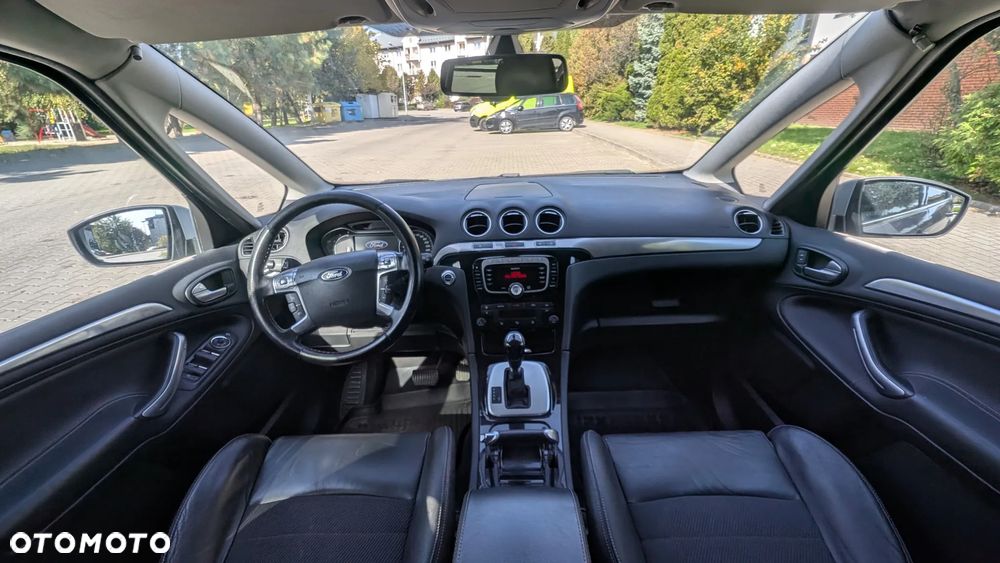 Ford S-Max - 17
