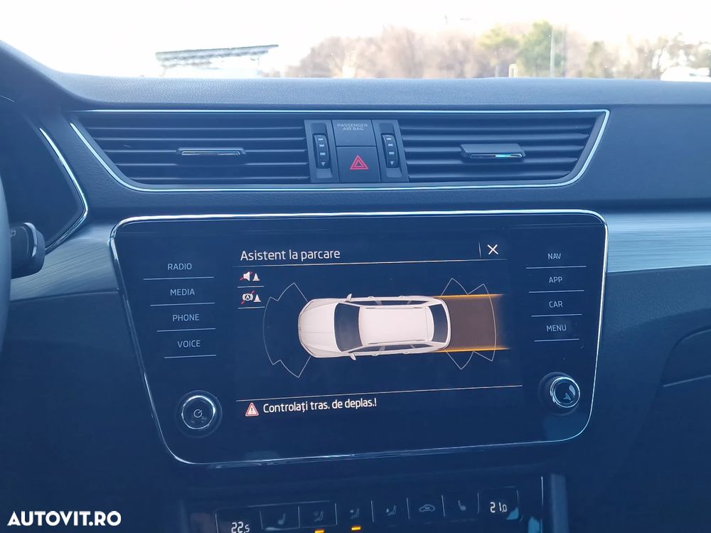 Skoda Superb 2.0 TDI DSG Ambition - 29