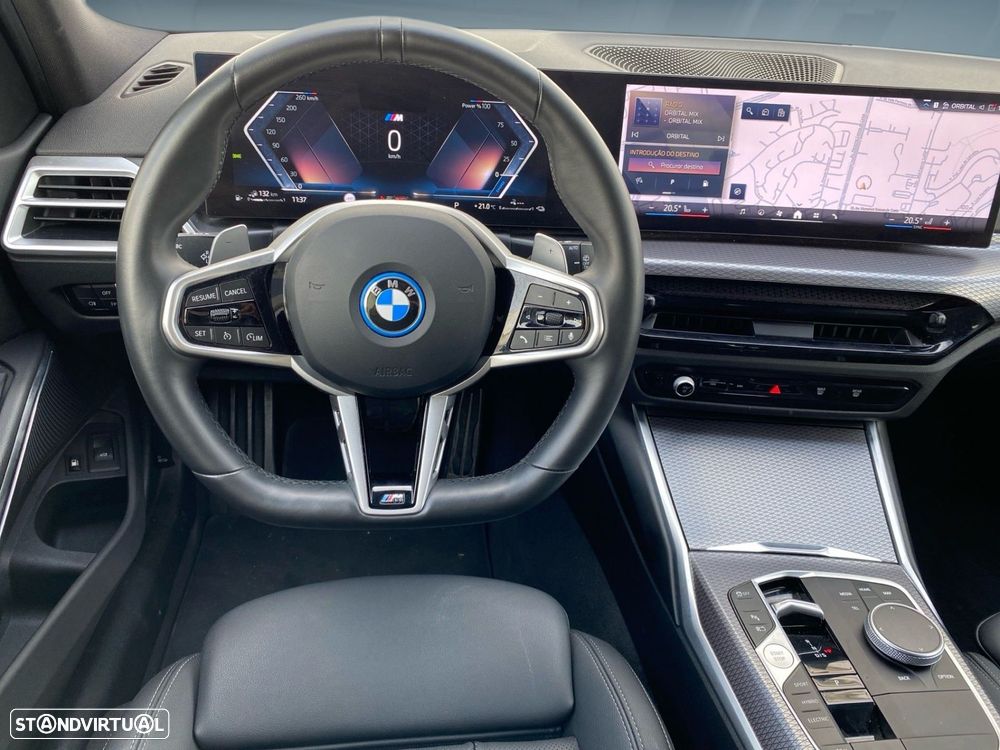 BMW 330 e Pack Desportivo M Auto — fotografia 6