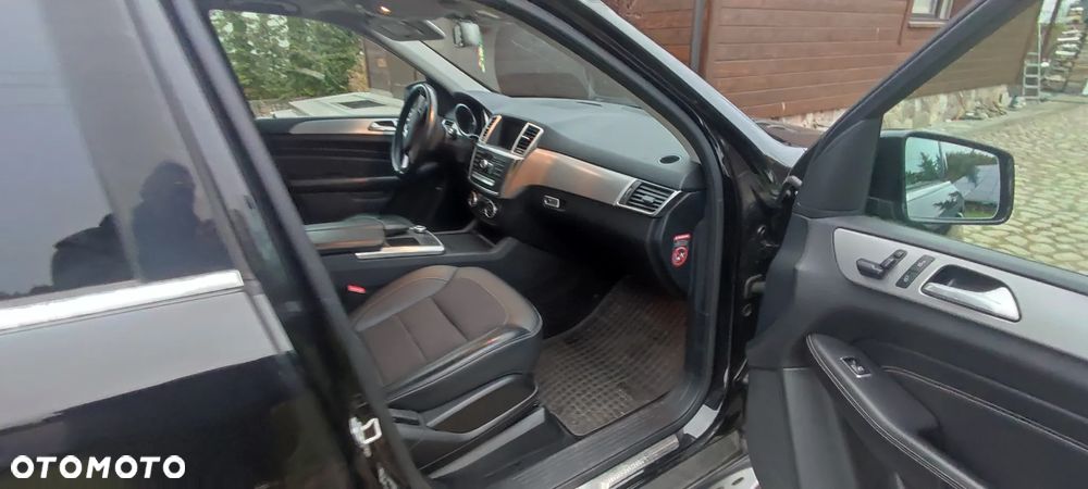 Mercedes-Benz ML - 18