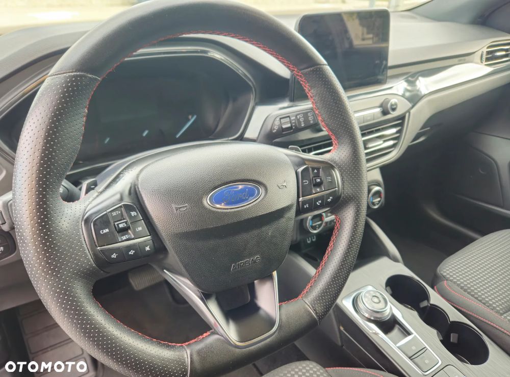 Ford Focus 1.5 EcoBoost Start-Stopp-System ST-LINE - 4