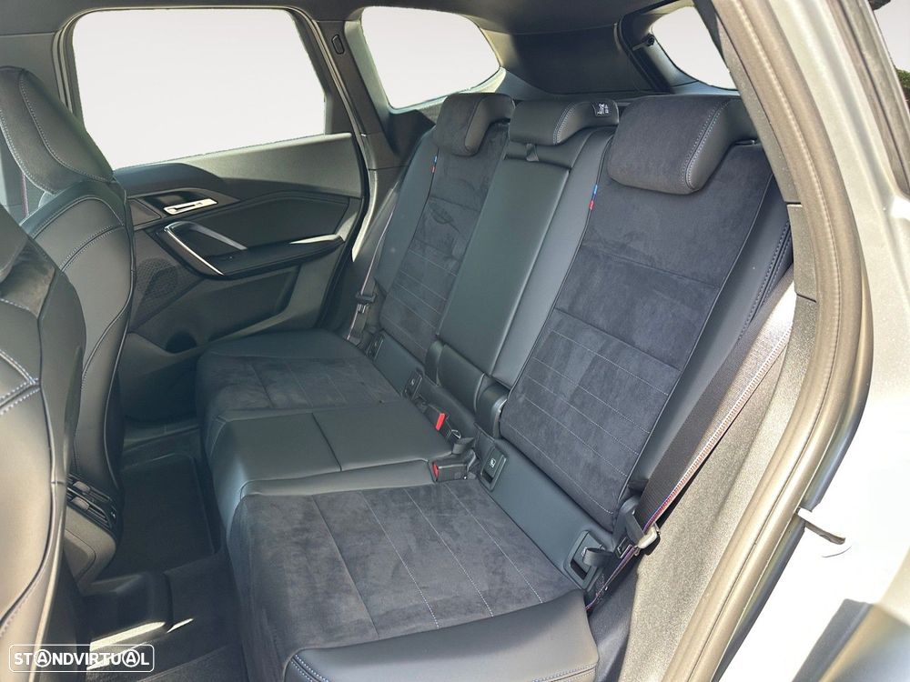 BMW iX1 eDrive20 - 14
