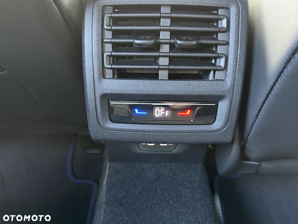 Volkswagen Golf Variant 1.5 eTSI mHEV R-Line Plus DSG - 18