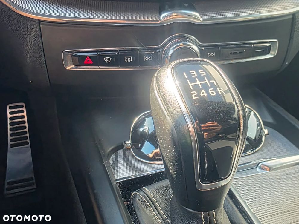 Volvo XC 60 D3 R-Design - 19