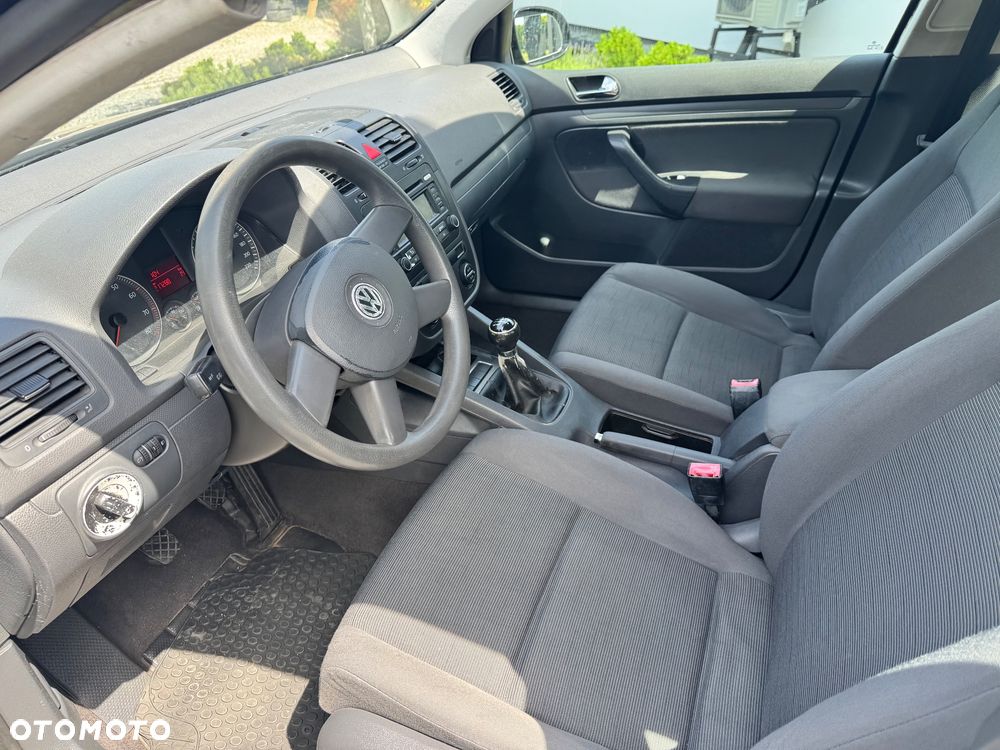 Volkswagen Golf - 22