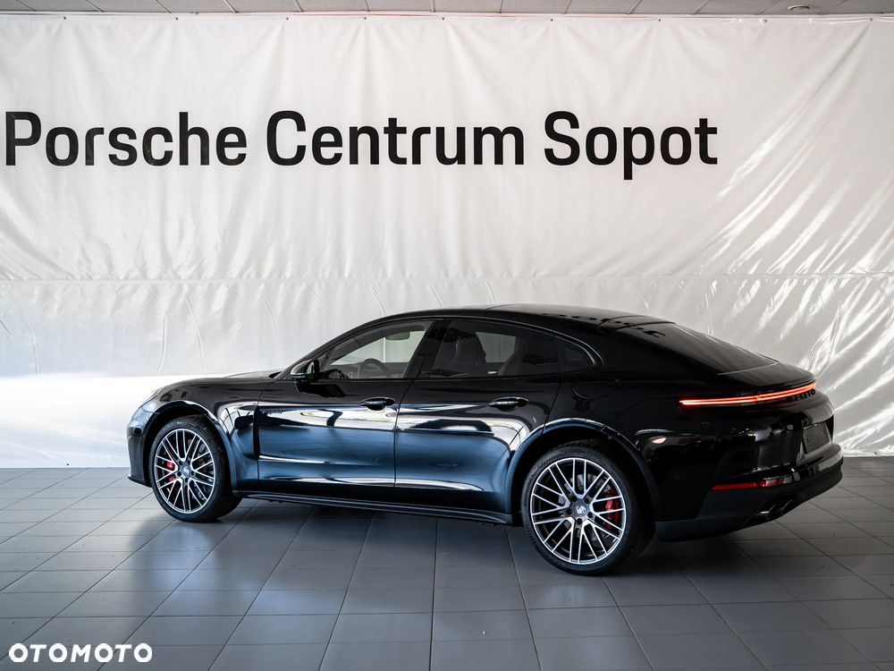 Porsche Panamera - 4