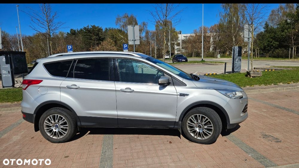 Ford Kuga 1.6 EcoBoost 4WD Titanium - 3