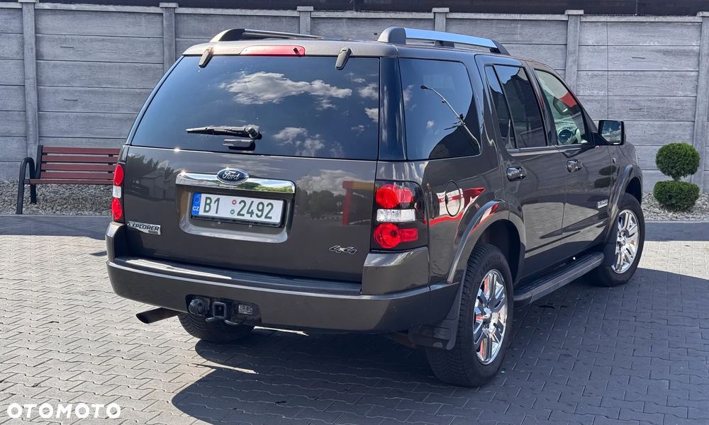 Ford Explorer 4.6 4WD - 16