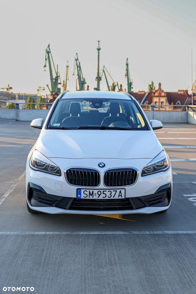 BMW Seria 2 218d - 22