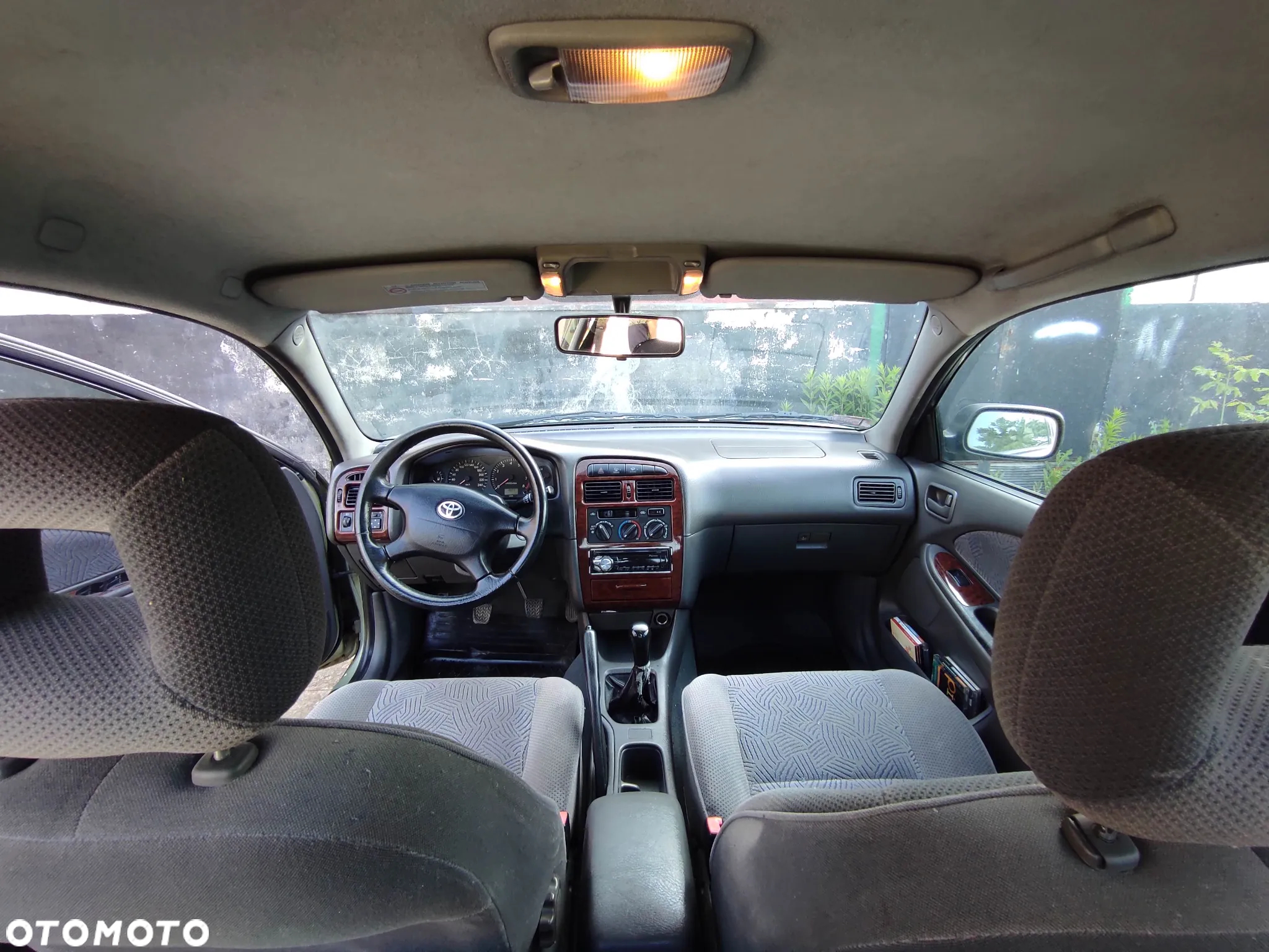 Toyota Avensis 2.0 Sol - 2