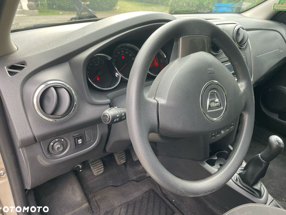 Dacia Logan 1.2 16V Laureate - 8