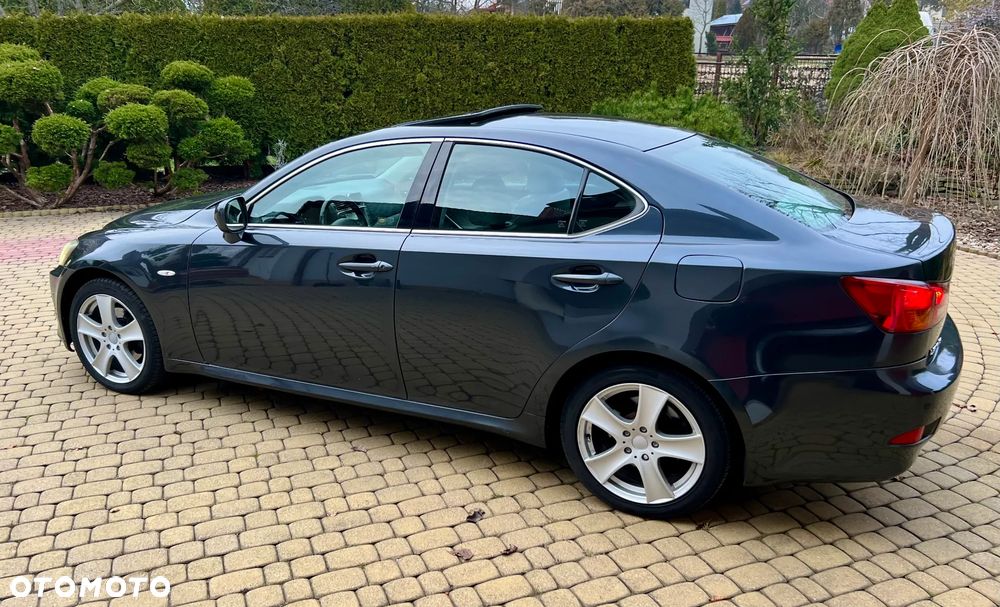 Lexus IS 220 D Prestige - 9