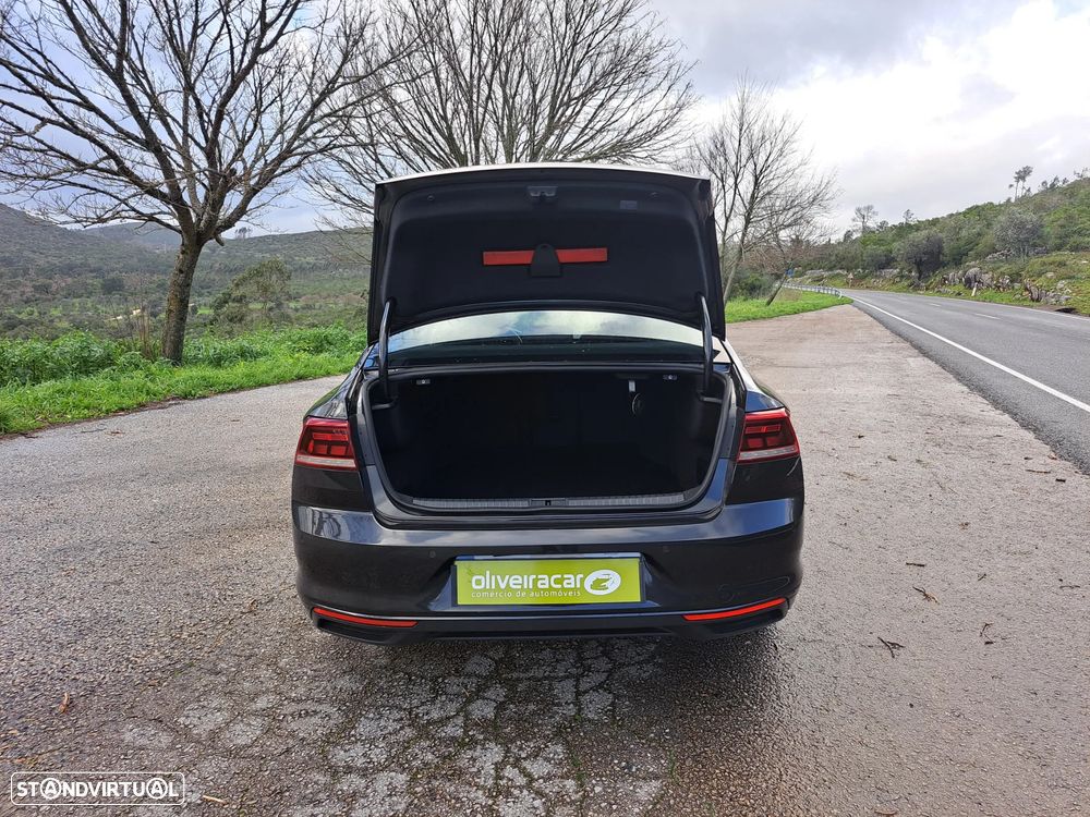 VW Passat 1.6 TDI Business DSG - 35
