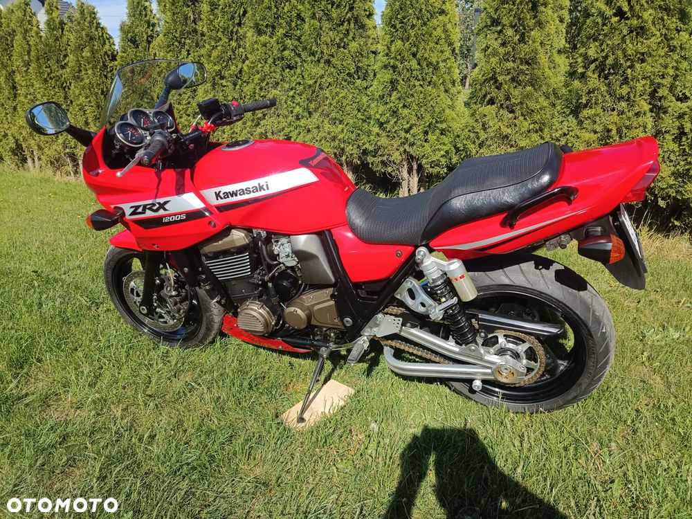 Kawasaki ZRX - 9