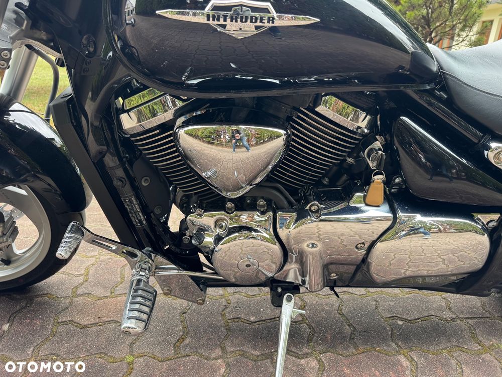 Suzuki Intruder - 15