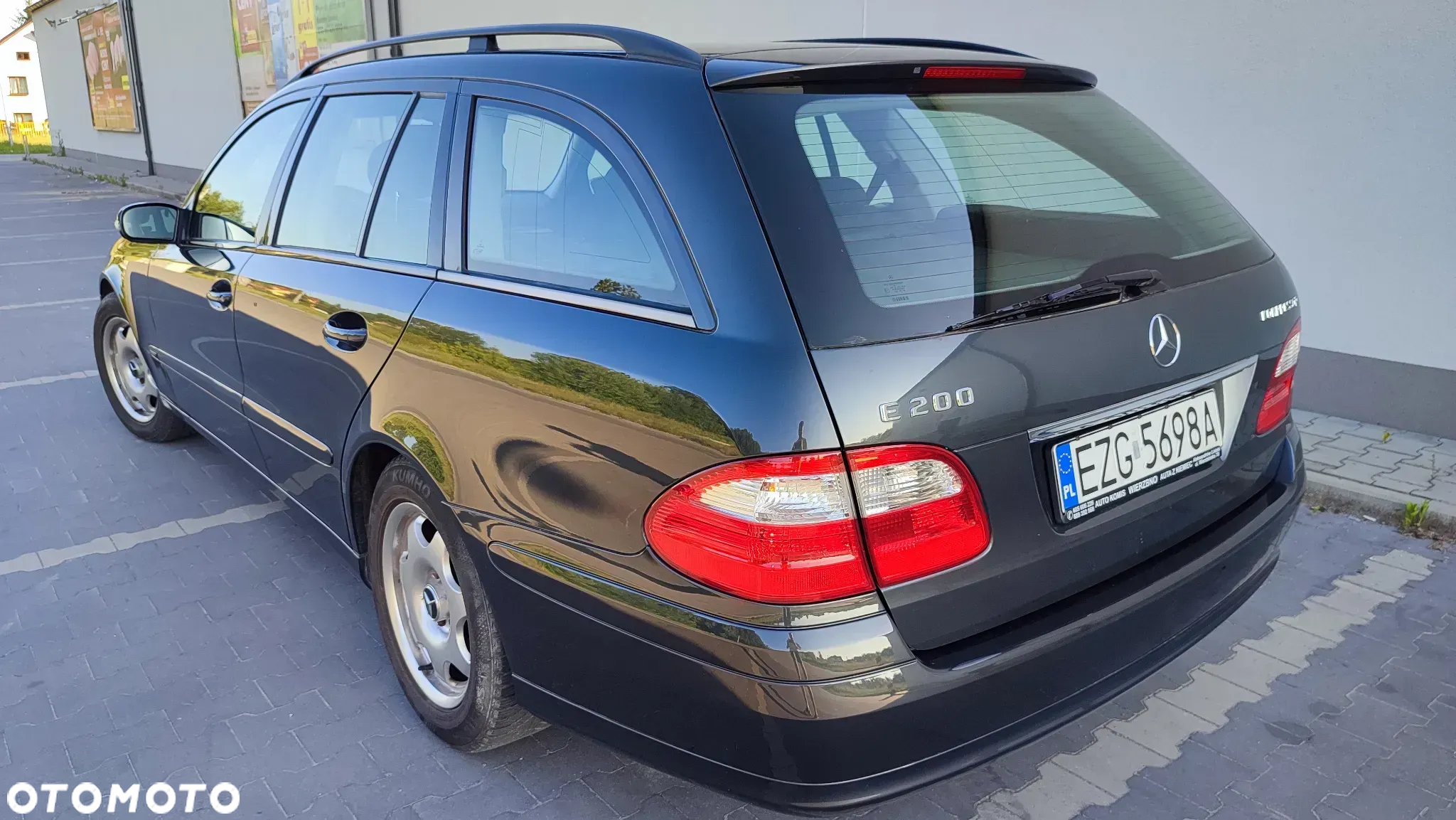Mercedes-Benz Klasa E 200 T Kompressor Automatik Classic - 2