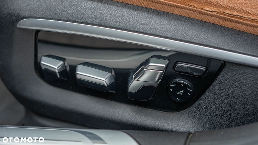 BMW Seria 7 740d xDrive - 22
