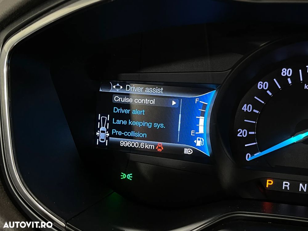 Ford Mondeo 2.0 HEV Titanium - 26