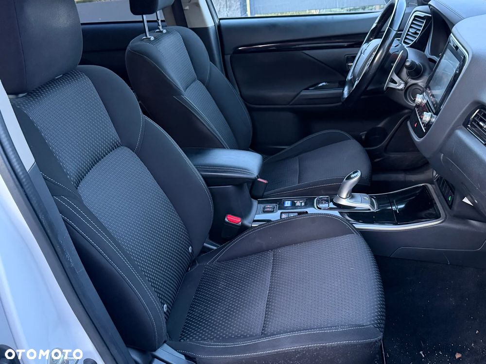 Mitsubishi Outlander Intense + - 5