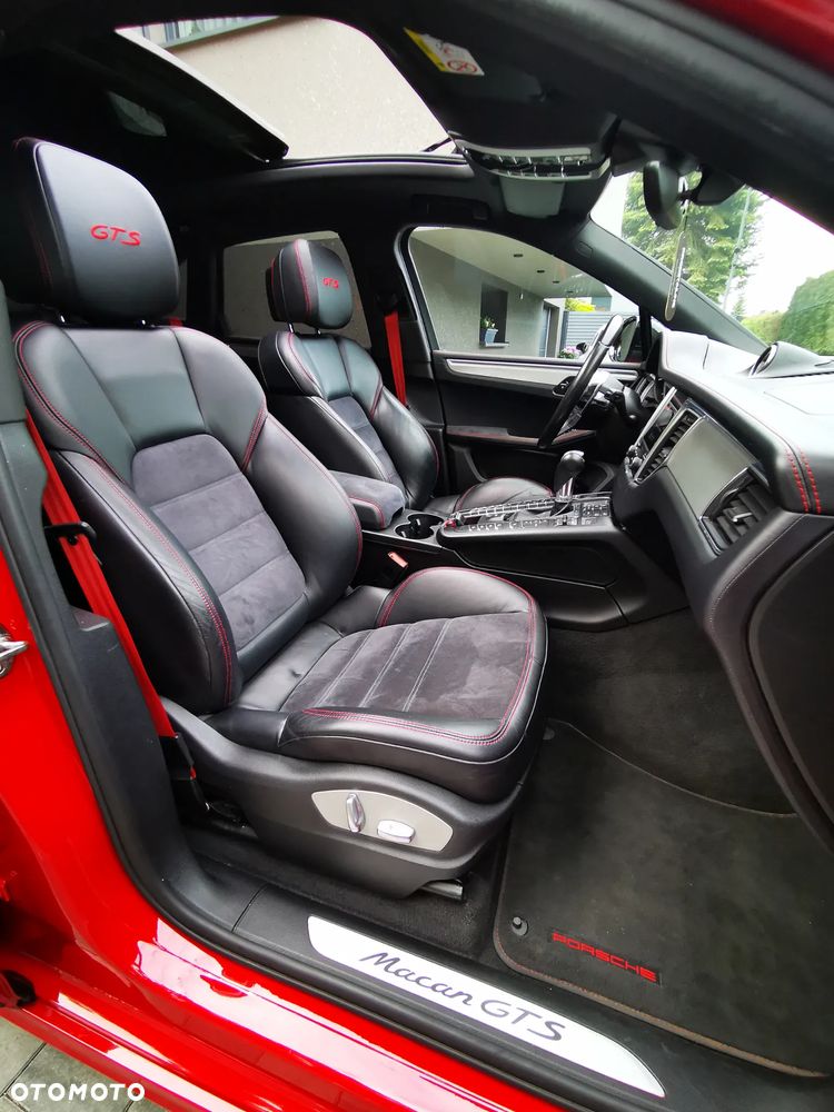 Porsche Macan - 1