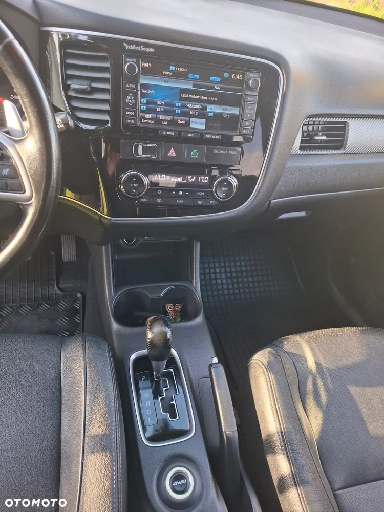 Mitsubishi Outlander 2.2 DID Instyle Navi 4WD - 6