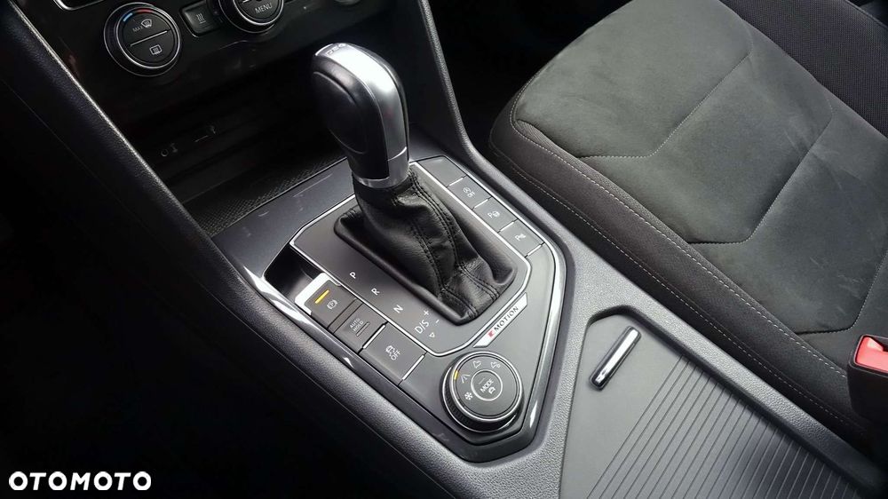 Volkswagen Tiguan - 38