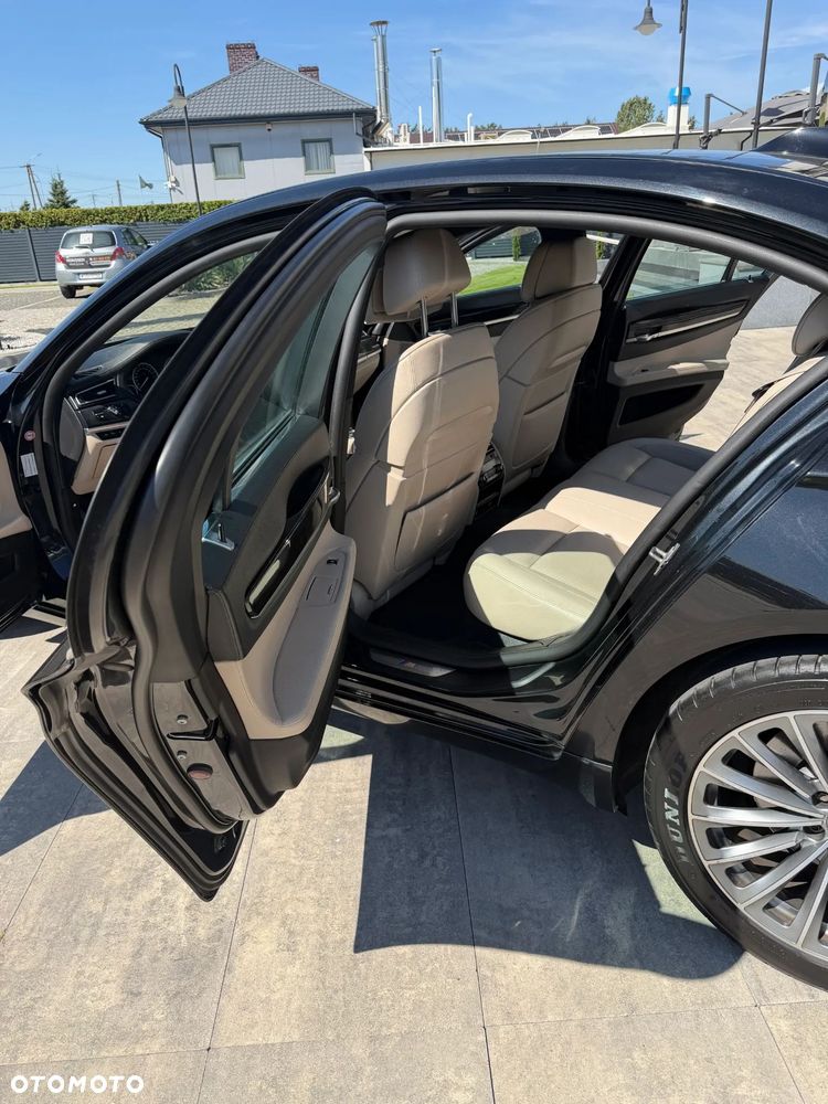 BMW Seria 7 740d xDrive - 6