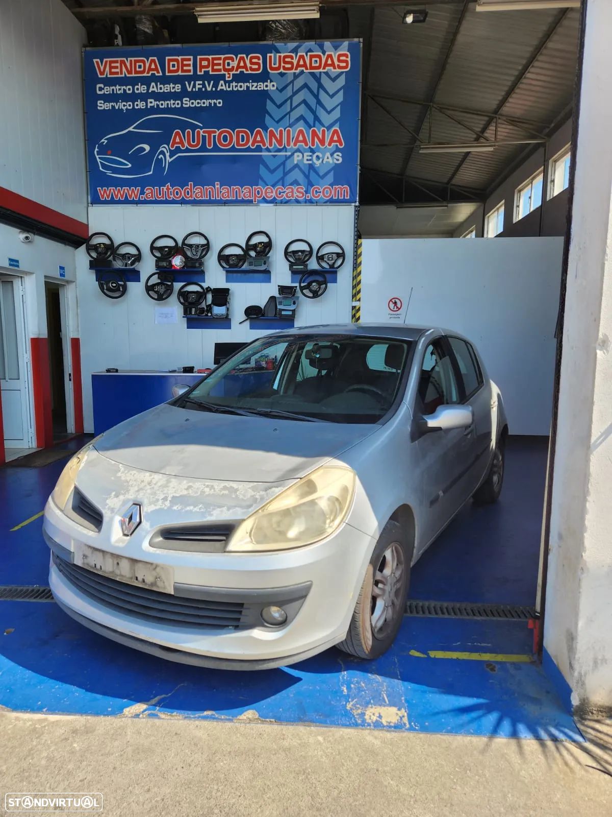 Renault Clio III 1.2 gasolina de 2007 ás peças - 1