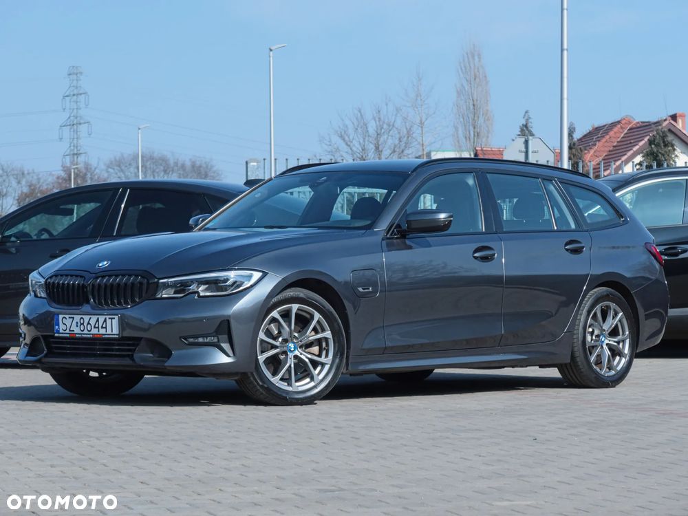 BMW Seria 3 330e Sport Line - 30