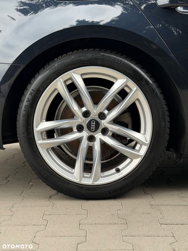Audi A4 Avant 2.0 TDI Quattro S tronic - 11