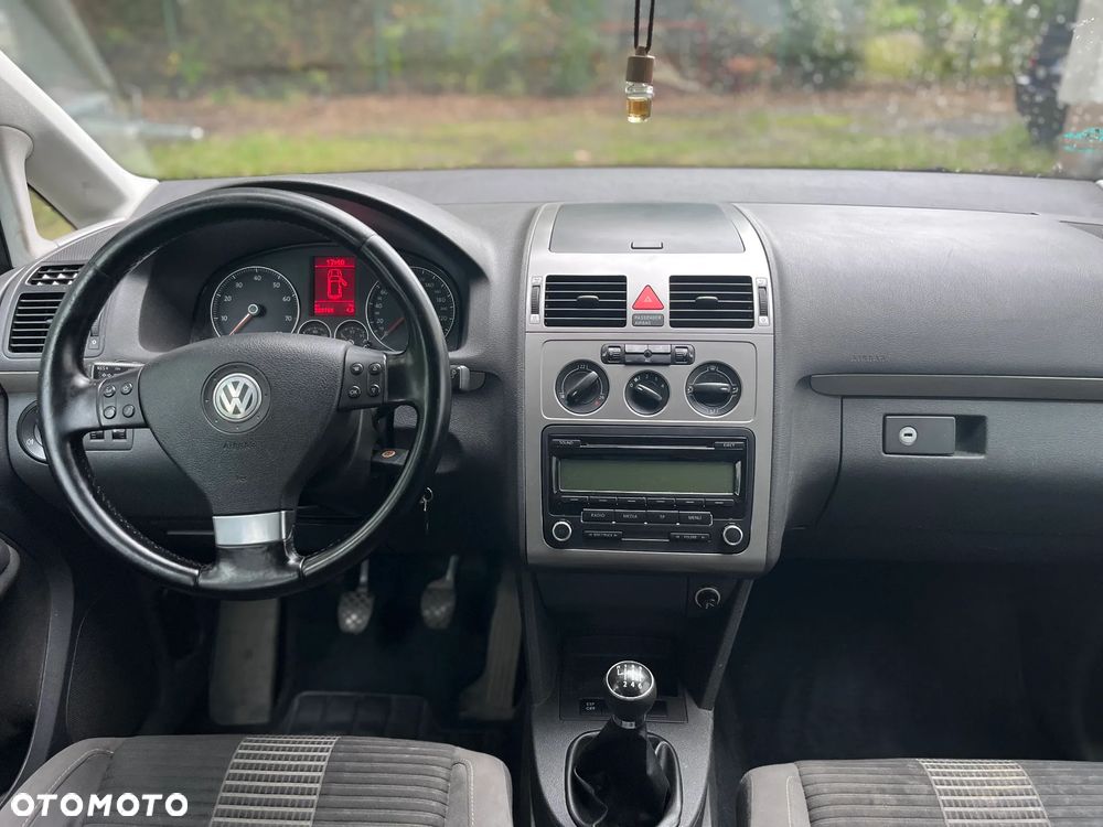 Volkswagen Touran 1.4 TSI Highline - 5
