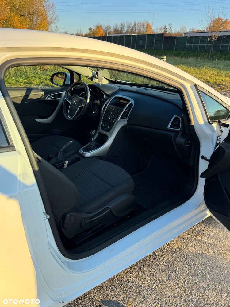 Opel Astra IV GTC 1.4 T Sport - 10