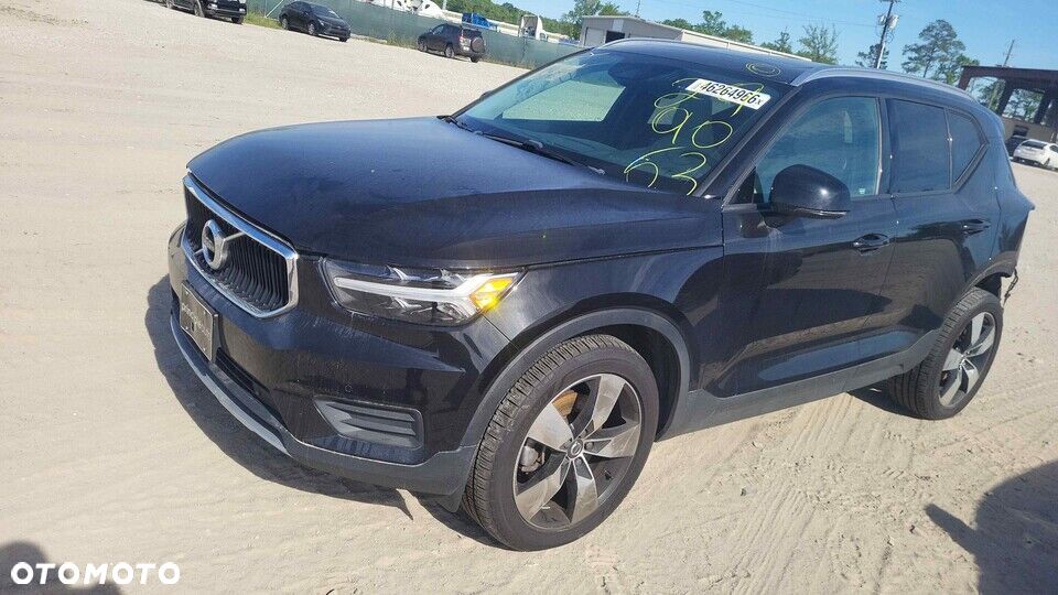 Volvo XC 40 T5 AWD Geartronic Momentum - 4