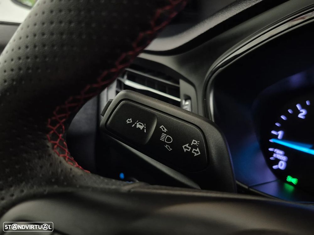 Ford Focus 1.5 TDCi ECOBlue ST-Line - 26