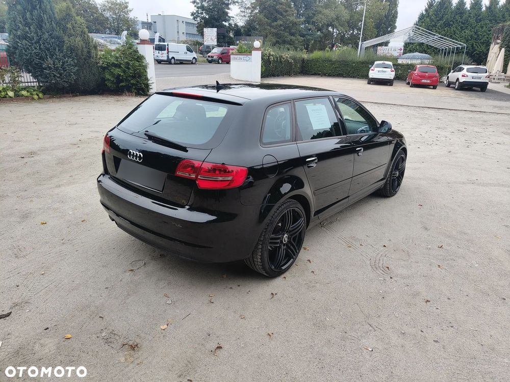 Audi A3 Sportback 1.6 TDI Ambiente S tronic - 4