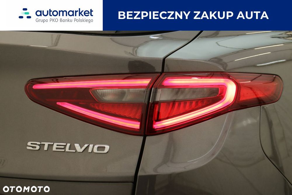 Alfa Romeo Stelvio 2.0 Turbo Veloce Q4 - 11