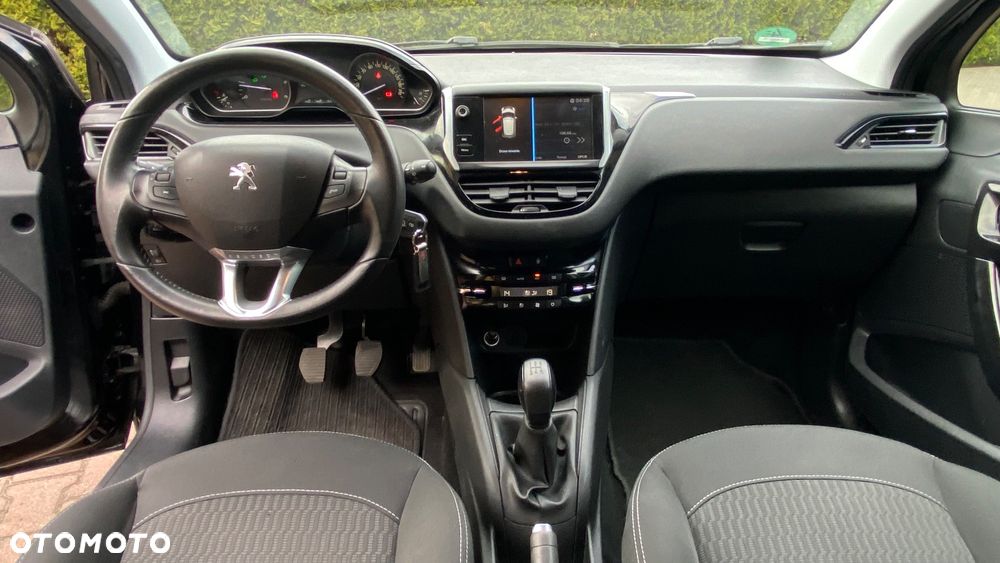 Peugeot 208 - 14