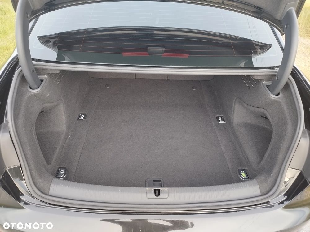Audi A4 Limousine 2.0 TDI DPF clean diesel Ambiente - 23