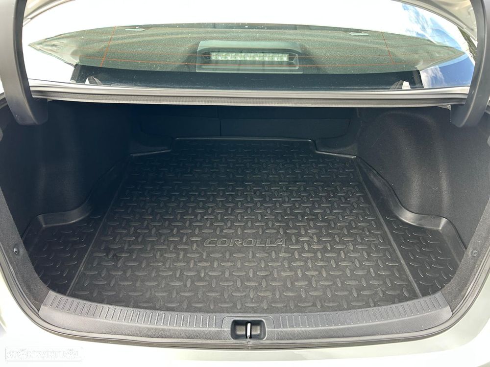 Toyota Corolla SD 1.8 Hybrid Exclusive - 22