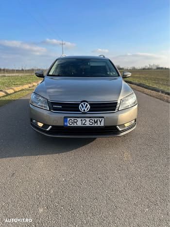 Volkswagen Passat - 1