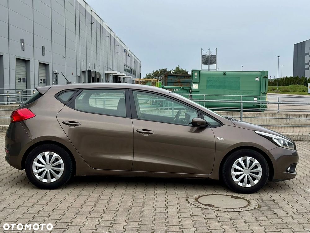 Kia Ceed 1.4 CVVT Attract Plus - 9